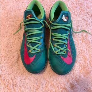 Nike Teal and Pink Men's Athletic Basketball Shoes
